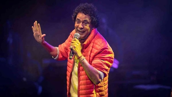 "صوت الذهب" يعود بقوة.. تفاصيل ألبوم محمد منير المنتظر