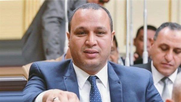 عضو مجلس النواب عن القنطرة شرق يُتابع تداعيات تصادم قطار بسيارة بالإسماعيلية