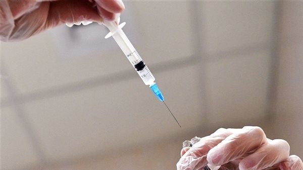 مجدى بدران: حقنة البرد ليس لها أى سند علمى وأحيانًا تكون قاتلة