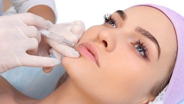 هوس الفيلر والبوتكس.. رحلة محفوفة بالمخاطر نحو الجمال الزائف (فيديو)
