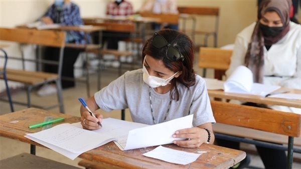 أفضل نماذج امتحانات الصف الأول الثانوي 2025 الترم الثاني PDF لجميع المواد الدراسية