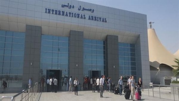 انتعاش سياحي بالبحر الأحمر.. 17 ألف سائح يصلون مطاري الغردقة ومرسى علم
