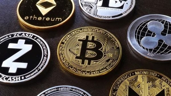 "بتكوين" تواصل التراجع مع ترقب بيانات التضخم الأمريكية