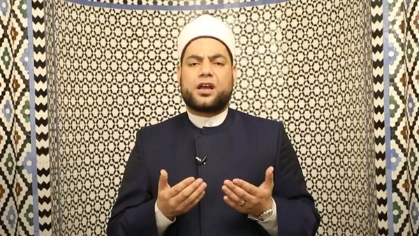 دعاء مؤثر من إمام جامع عمرو بن العاص لطلاب الثانوية العامة (فيديو)
