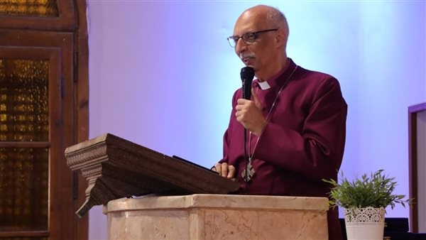 سامي فوزي يترأس قداس عيد القيامة بكاتدرائية القديسين