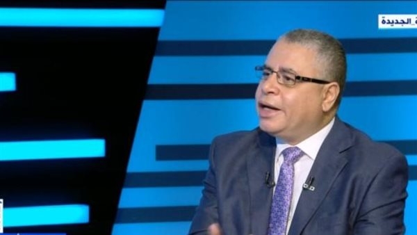 خبير اقتصادي: تراجع الدولار خطة أمريكية لدعم الصناعة ومواجهة النفوذ الصيني