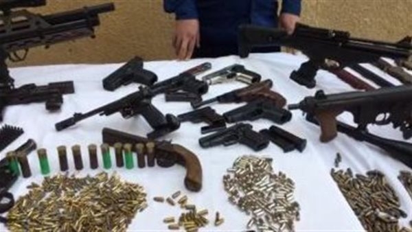 حبس تشكيل عصابي ضبط بحوزته أسلحة ومواد مخدرة بـ10 ملايين جنيه بالبحيرة