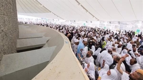 ما حكم تقصير الوكيل في نيابته لرَمْي الجمار؟