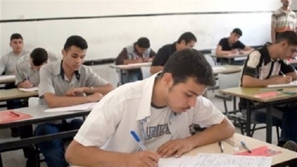 تحميل نماذج امتحانات الصف الأول الثانوي 2025 الترم الثاني PDF لجميع المواد
