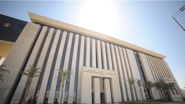 غلق 300 كيان غير شرعى بالقطاع السياحى