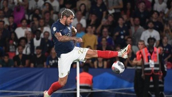 ريال مدريد يُفكر في استعاد الظهير الأيسر الفرنسي هيرنانديز