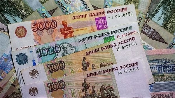 قفزة استثنائية.. الروبل الروسي يواصل أداءه القوي لتتجاوز نسبة مكاسبه 40 ٪