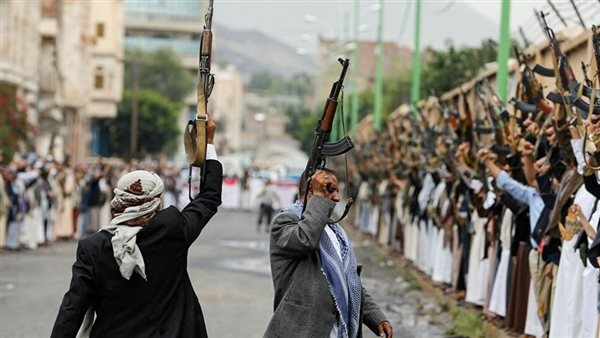 وزير الدفاع الأمريكي يحذر إيران: ستدفع ثمن دعمها للحوثيين