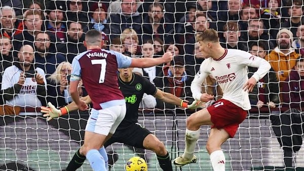 مان يونايتد يهزم أستون فيلا ويحرمه من التأهل لدوري أبطال أوروبا