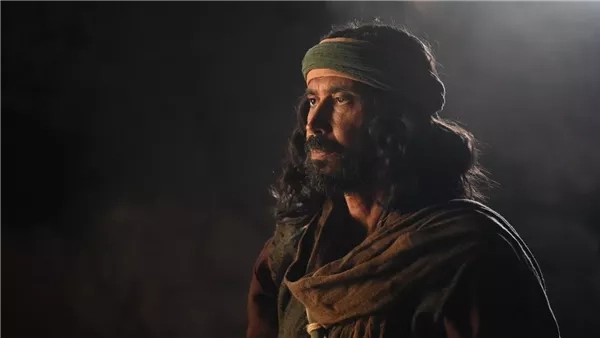 5 أفلام جديدة تُعيد كبار النجوم إلى السينما بعد غياب طويل: كوميدى وتاريخى وأكشن
