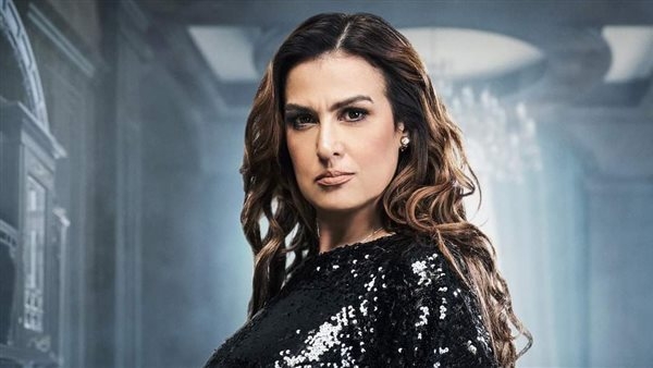 سيمون برسالة غامضة: العمر لحظة استمتعوا على قد ما تقدروا