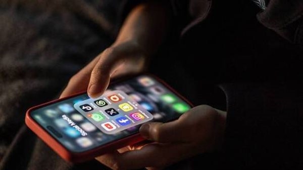 تركيا تقيد الوصول لوسائل التواصل الاجتماعي بعد اعتقال عمدة اسطنبول