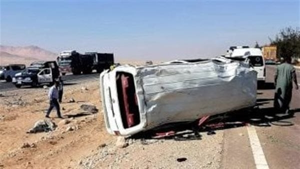 انقلاب ميكروباص وإصابة 14 راكبا أعلى محور الضبعة
