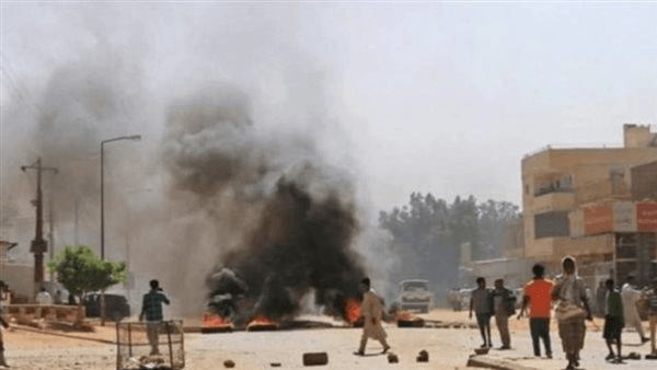 انفجارات ضخمة تهز مطار وميناء بورتسودان.. ماذا يحدث في السودان؟