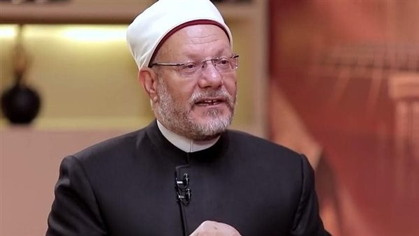 شوقي علام: المرأة انفردت عن الرجل بحق الأمومة وزيادة البر