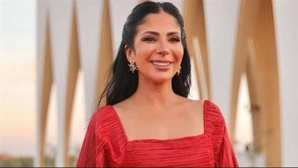 منى زكي تتصدر التريند بسبب ابنتها لي لي حلمي.. ما القصة؟
