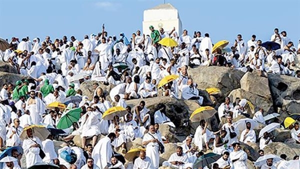3 وزراء يودعون أول أفواج الحجاج من مطار القاهرة الدولي