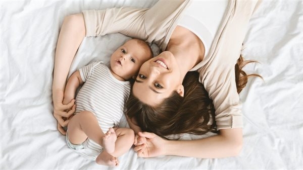 أفضل وأسوأ الأطعمة للمرضعات: دليل غذائي شامل لصحة الأم والرضيع