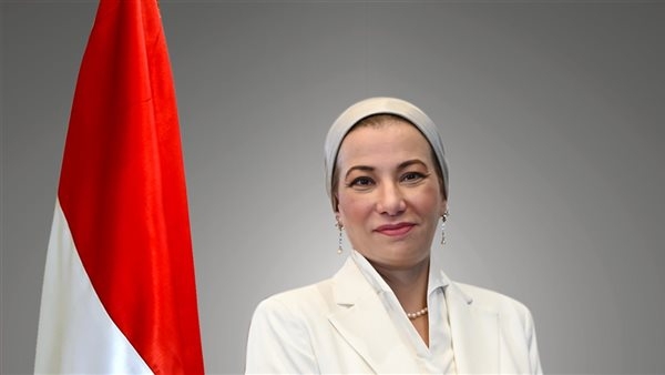 وزيرة البيئة: نتصدى بالقانون لكل من يلقى المخلفات في غير الأماكن المخصصة