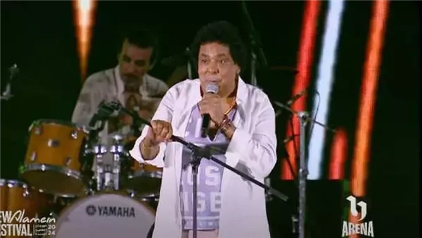 "أنا بعشق البحر" تُبكى الكينج.. سر دموع محمد منير فى "فيديو الترند"