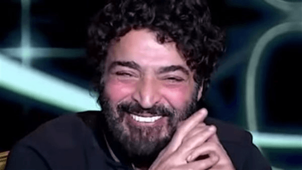 حميد الشاعري يساند مصطفى قمر بعد عملية الأحبال الصوتية