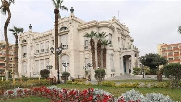 الدراسات العليا بجامعة عين شمس تناقش تعزيز البحث العلمي والبرامج الدولية