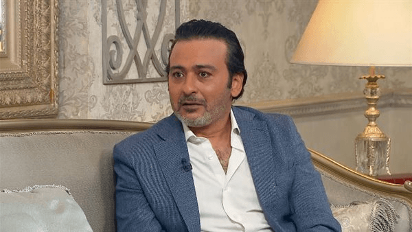 أحمد عزمي: "ظلم المصطبة" أعادني بقوة.. وتعلمت من الفخراني احترام الفن