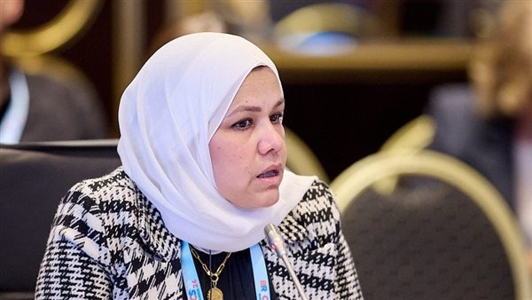 "الضرائب" تسلم أجهزة نقاط البيع "POS" للمستفيدين من النظام المبسط مجانًا