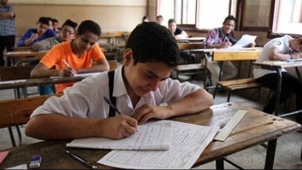 نماذج امتحانات أولى ثانوي 2025 في جميع المواد.. تحميل مباشر من موقع الوزارة