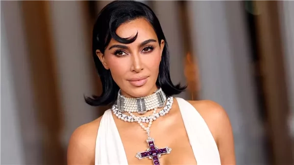 متهم فى سرقة مجوهرات كيم كارداشيان يقر بندمه الكامل خلال محاكمته فى باريس