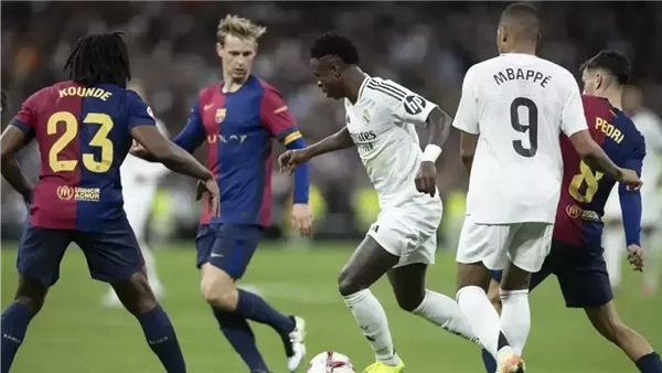 حكم الكلاسيكو يتحدث باكيًا عن معاناة الحكام في إسبانيا