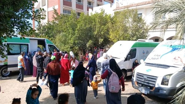 ضمن مبادرة "حياة كريمة".. الصحة تطلق قافلتين طبيتين بالمجان بأسيوط والجيزة