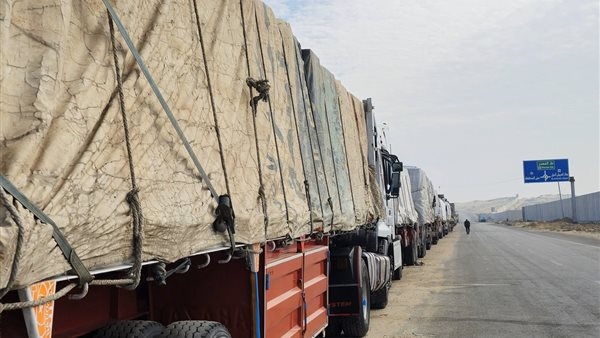 جحافل من الجياع اقتحمت مستودعًا للمساعدات في غزة اليوم