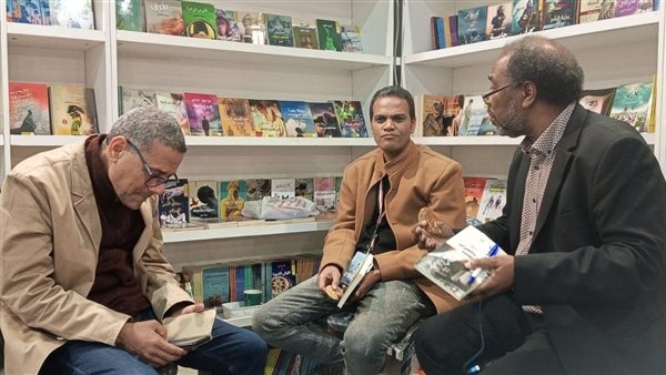 طارق الطيب: "القاهرة للكتاب" هو أبو المعارض العربية.. والترجمة تواجه العديد من المشاكل (حوار)