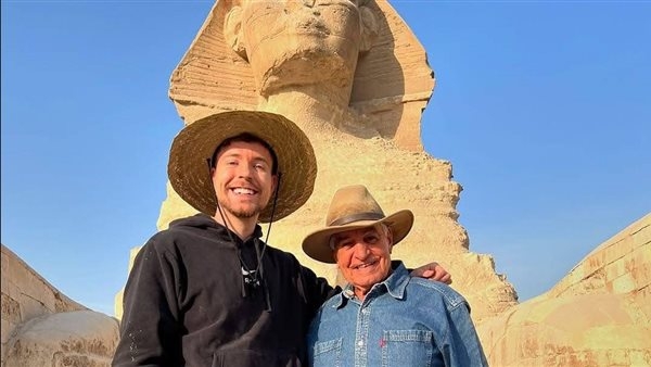 كيف نجح مستر بيست في تصوير 100 ساعة داخل الأهرامات؟
