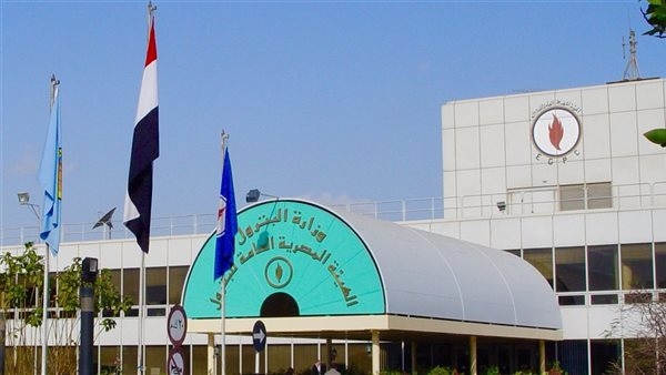 رئيس هيئة البترول يكشف عن خطط طموحة لتعزيز الطاقة المتجددة