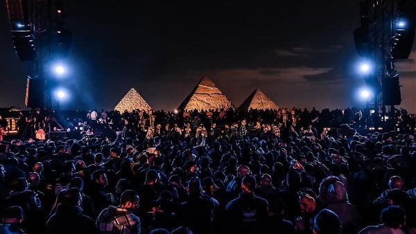 "القاضي" عن الحفل الموسيقي بالأهرامات: يُظهر التنوع السياحي في مصر