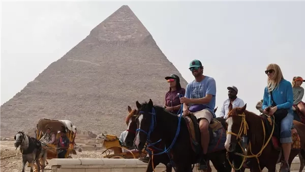 خبراء: موسم الصيف سيشهد إقبالًا سياحيًا كثيفًا من مختلف دول العالم