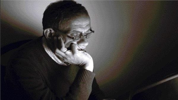 عبد الرحيم يوسف: مينيكه شيبر ترسم صورة متعددة الأبعاد لنموذج الأرملة