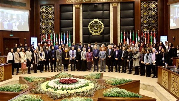 حضور دولي كثيف بجلسة "الاستشاري للصناعة" بالأكاديمية العربية للعلوم