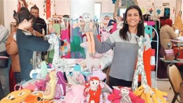 قصاقيص بواقى القماش.. «رزق» لـ«ماجدة ونعمة»
