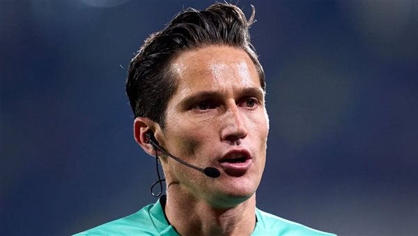 رسميًا.. إيقاف حكم لقاء الأزمة بين ريال مدريد وأساسونا