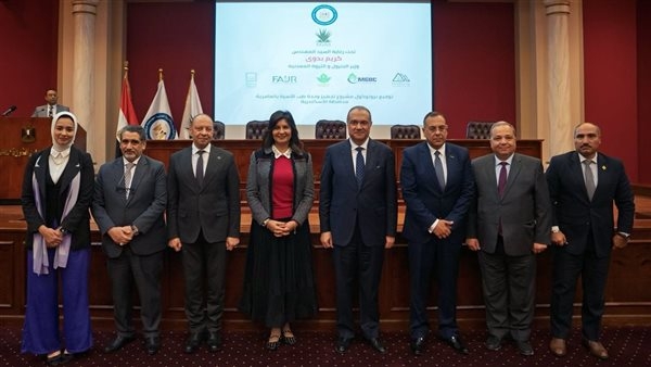 "حياة كريمة" توقع بروتوكولي تعاون مع قطاع البترول لدعم الخدمات الصحية في الإسكندرية
