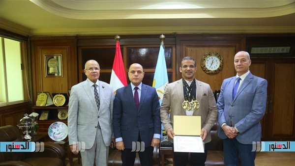 محافظ كفرالشيخ يكرم البطل "قنعان ندا" لحصوله على المركز الأول في بطولة العالم للقوة البدنية