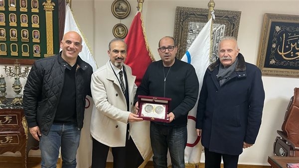 إدريس يستقبل رئيس الاتحاد القطري للشراع والتجديف بمقر "الأولمبية"
